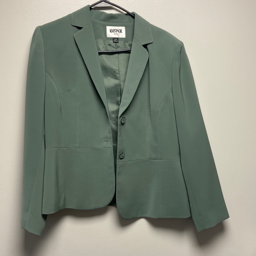 Kasper petite blazer in a size 12P